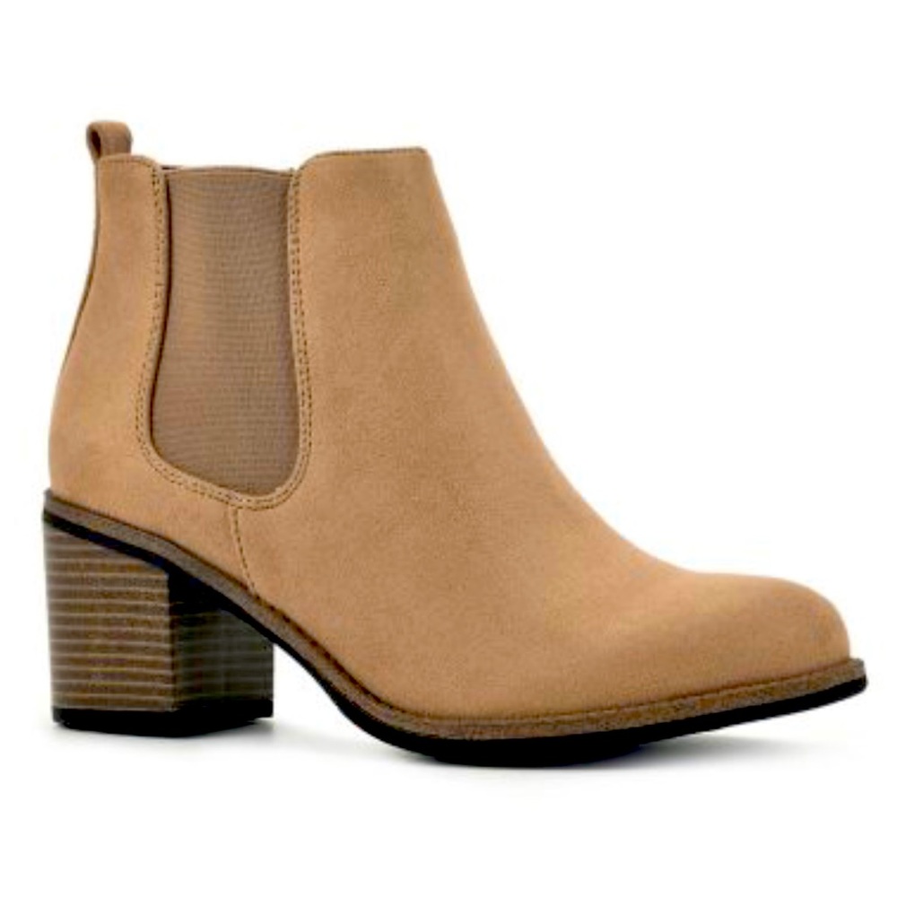 White Mountain Ladies Ankle Boot, Tan